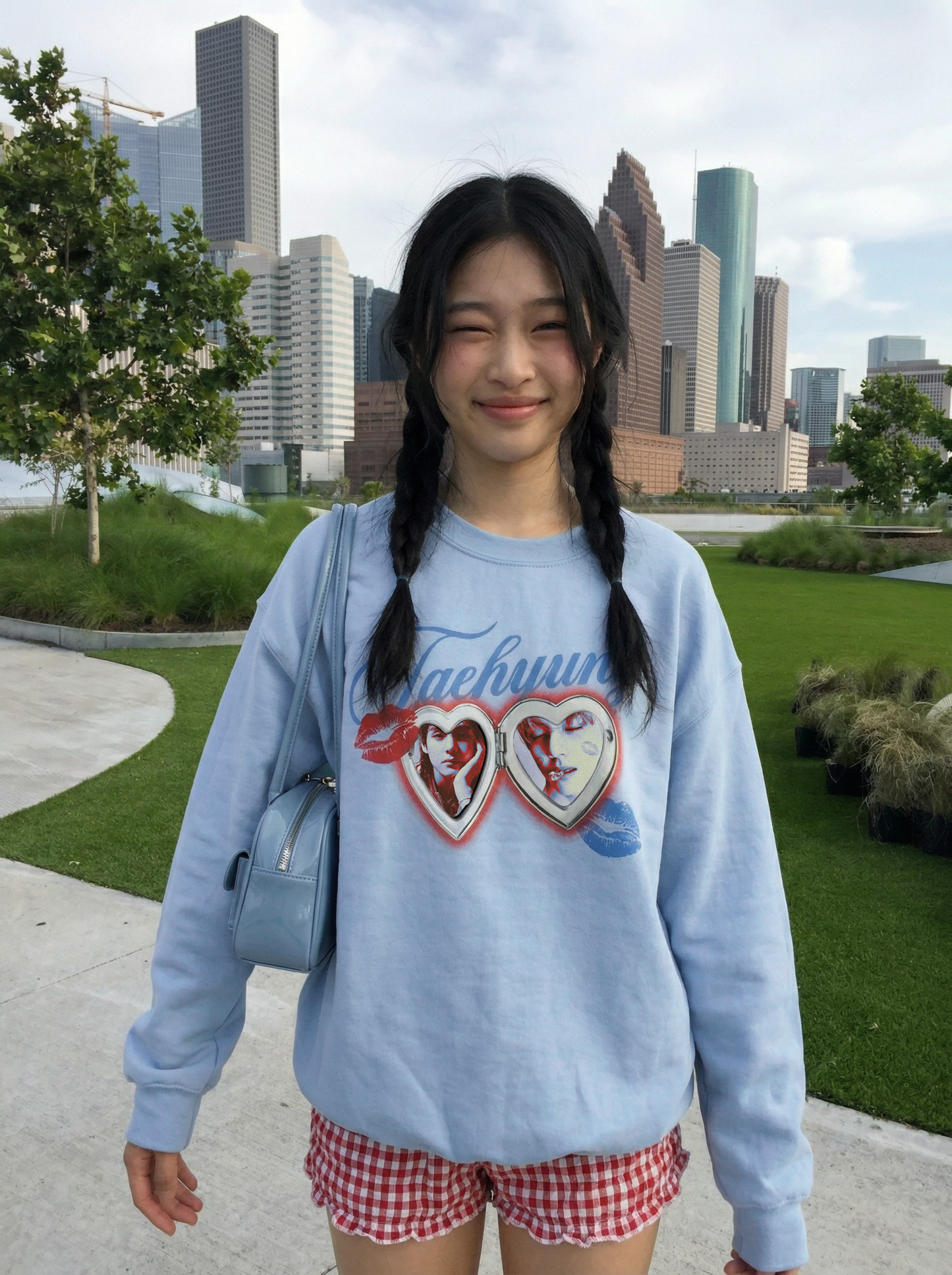 Locket Series ✧ V Sweatshirt ✧ 3 Colors